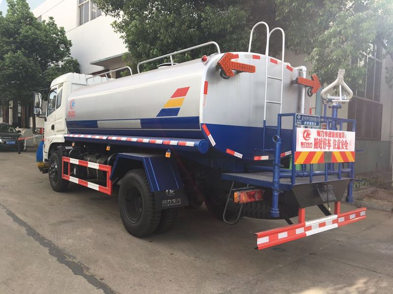 護(hù)欄清洗車圖片 護(hù)欄清洗車圖片