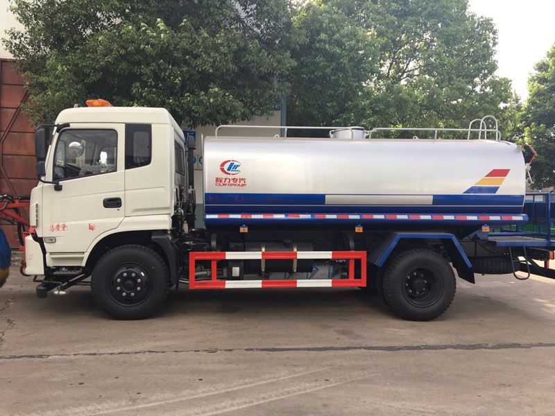 護(hù)欄清洗車圖片 護(hù)欄清洗車圖片