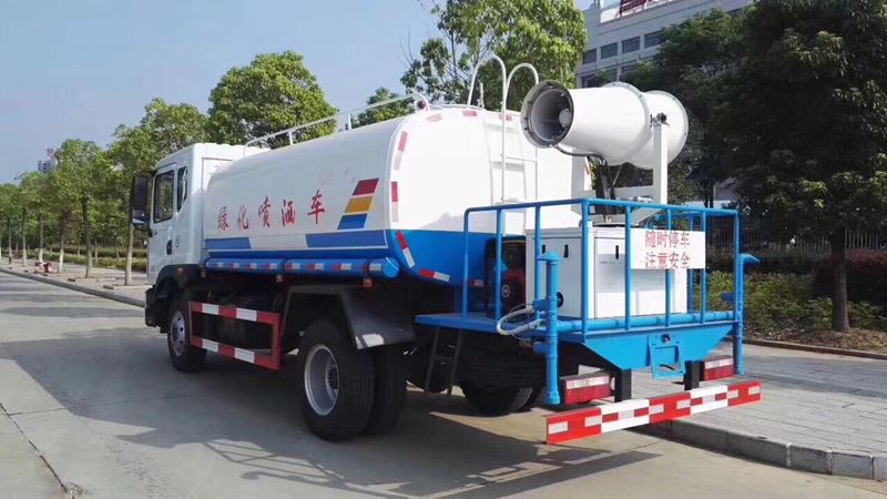 12噸(12方)東風(fēng)多利卡D9綠化灑水車圖片 12噸(12方)東風(fēng)多利卡D9綠化灑水車圖片