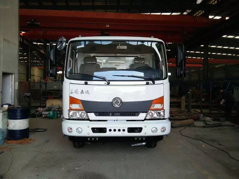 10����10�����|�L���\�G����ˮ܇�DƬ