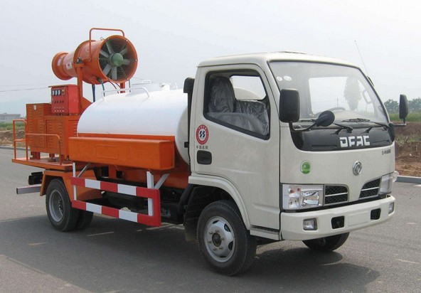 5噸東風多利卡農藥噴灑車價格3