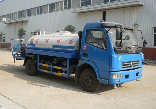 多功能灑水車生產廠家_8噸東風多利卡農藥噴灑車價格2
