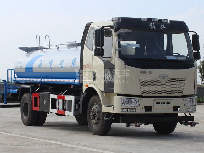 灑水車圖片 灑水車圖片