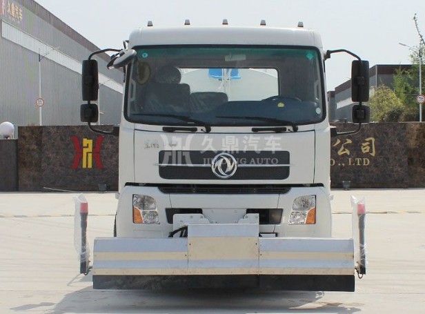 公路灑水車廠家電話_東風(fēng)天錦公路灑水車4