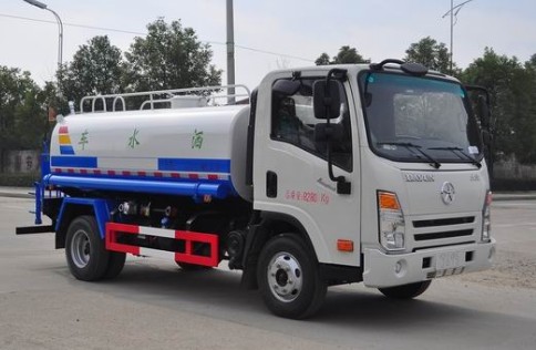 10方灑水車尺寸是多少_大運奧普力10噸綠化灑水車廠家價格4