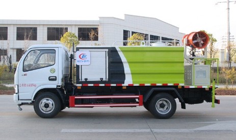 5噸東風(fēng)多利卡藍牌霧炮車2