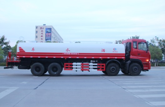 �|�L����ǰ�ĺ�˞�ˮ܇����DƬ