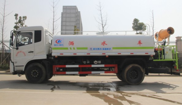 東風天錦霧炮車高清圖片 東風天錦霧炮車高清圖片