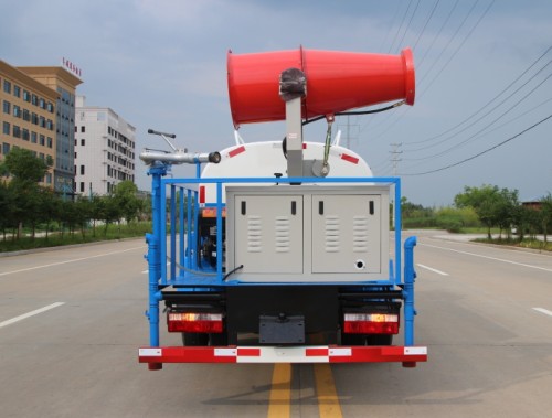 5方東風多利卡霧炮車(云內發動機)高清圖片 5方東風多利卡霧炮車(云內發動機)高清圖片