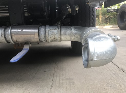 新東日灑水車可調(diào)式仿中聯(lián)重科三彎前沖 新東日灑水車可調(diào)式仿中聯(lián)重科三彎前沖