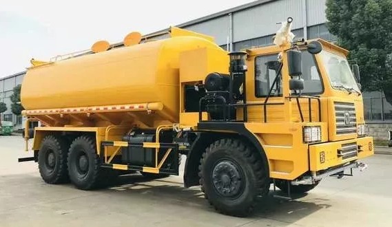 40噸寬體礦山灑水車圖片 40噸寬體礦山灑水車圖片