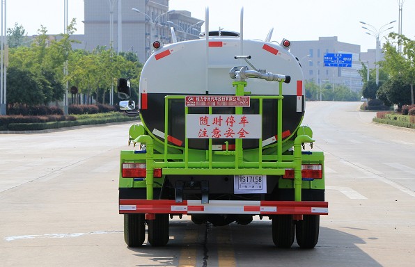 國六5噸東風多利卡灑水車圖片 國六5噸東風多利卡灑水車圖片
