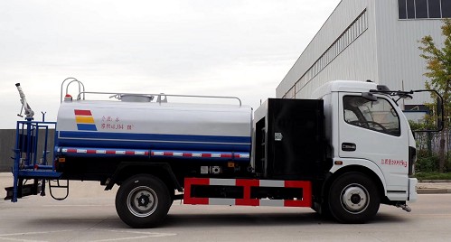 小型灑水車廠家報價_5方純電動小型灑水車4