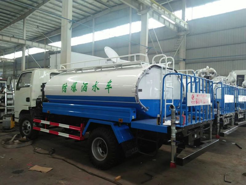 礦底防爆灑水車細節(jié)展示圖片 礦底防爆灑水車細節(jié)展示圖片