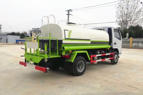 5方灑水車哪里有賣_國六東風福瑞卡5方綠化灑水車廠家價格多少錢?3