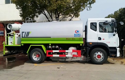 30米國六東風D9抑塵灑水車 30米國六東風D9抑塵灑水車