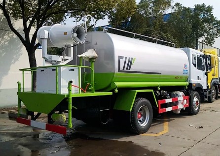 30米國六東風D9抑塵灑水車 30米國六東風D9抑塵灑水車