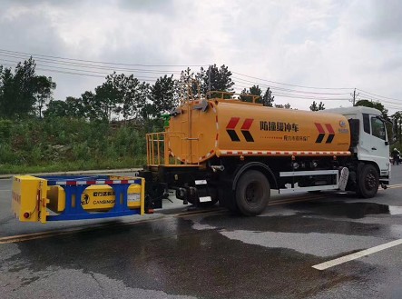 國(guó)六東風(fēng)天錦多功能灑水車(chē)帶防撞緩沖車(chē)功能 國(guó)六東風(fēng)天錦多功能灑水車(chē)帶防撞緩沖車(chē)功能