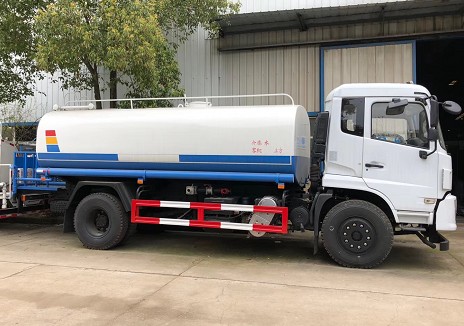 國(guó)六15方東風(fēng)隨專(zhuān)D913灑水車(chē) 國(guó)六15方東風(fēng)隨專(zhuān)D913灑水車(chē)