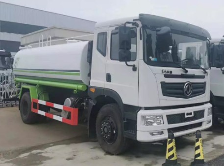 國(guó)六15方東風(fēng)華神T5灑水車(chē)圖片 國(guó)六15方東風(fēng)華神T5灑水車(chē)圖片