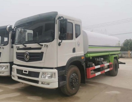 國(guó)六15方東風(fēng)華神T5灑水車(chē)圖片 國(guó)六15方東風(fēng)華神T5灑水車(chē)圖片