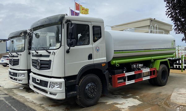 國(guó)六15方東風(fēng)華神T5灑水車(chē)圖片 國(guó)六15方東風(fēng)華神T5灑水車(chē)圖片