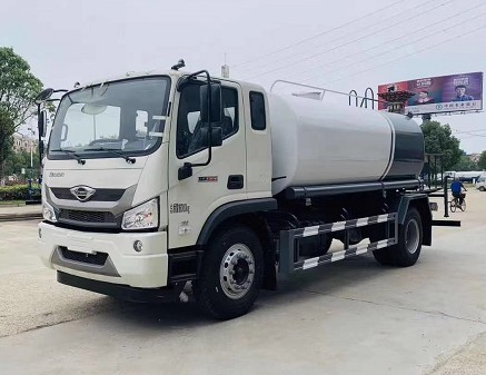 國(guó)六12方福田瑞沃ES3灑水車(chē)圖片 國(guó)六12方福田瑞沃ES3灑水車(chē)圖片