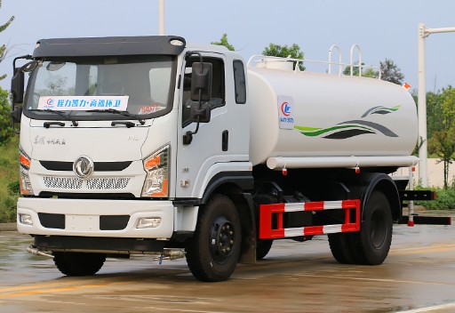 國(guó)六12噸東風(fēng)專底D1L灑水車圖片 國(guó)六12噸東風(fēng)專底D1L灑水車圖片