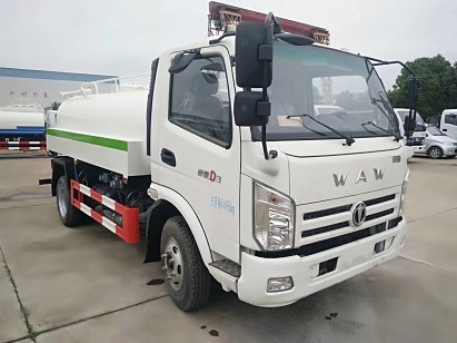 5方灑水車廠家_飛碟奧馳6方綠化灑水車廠家價格