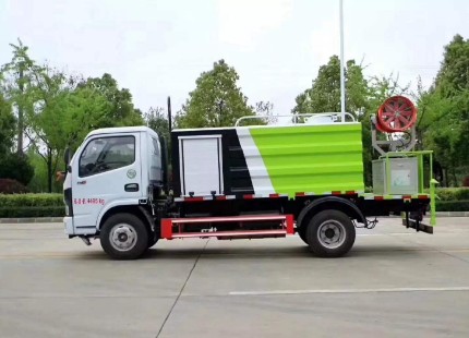 藍牌灑水車圖片 藍牌灑水車圖片