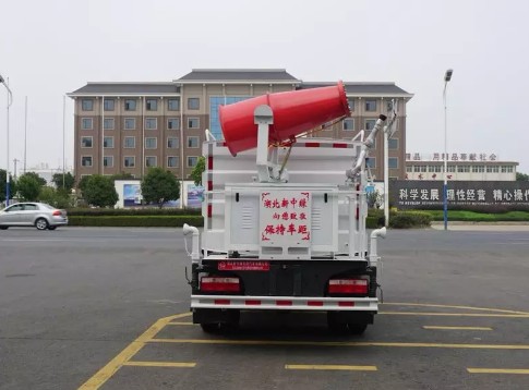 藍(lán)牌5噸灑水車圖片 藍(lán)牌5噸灑水車圖片