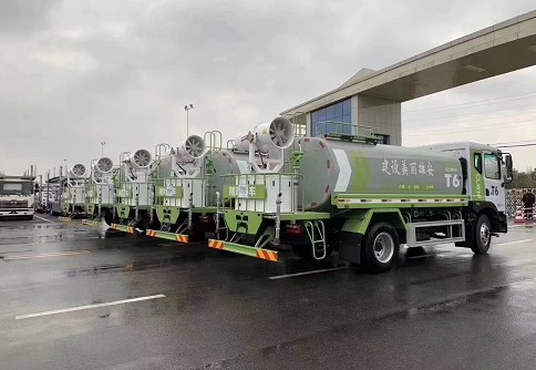 發往雄安新區的12輛程力重工高端灑水車發車圖片 發往雄安新區的12輛程力重工高端灑水車發車圖片