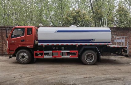 飛碟奧馳國六13方灑水車多方位圖片 飛碟奧馳國六13方灑水車多方位圖片