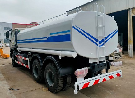 國六20方重汽豪沃N系列后雙橋灑水車圖片 國六20方重汽豪沃N系列后雙橋灑水車圖片