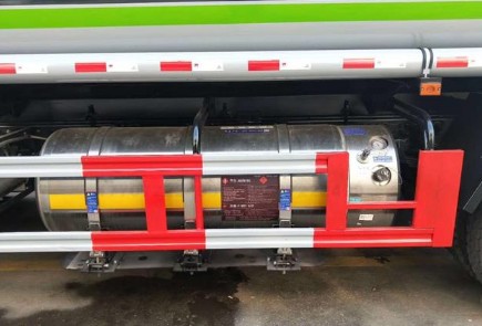 國六10方東風天錦KR天然氣灑水車圖片 國六10方東風天錦KR天然氣灑水車圖片