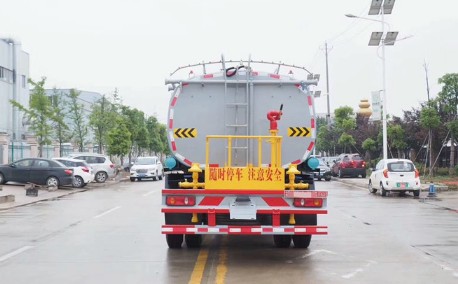 國六東風專底12噸灑水車 國六東風專底12噸灑水車