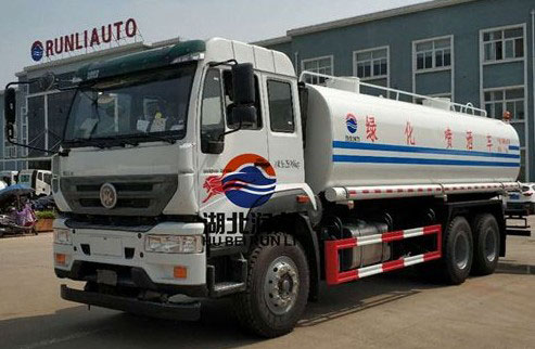 重汽斯太爾310馬力22方灑水車實(shí)車展示 重汽斯太爾310馬力22方灑水車實(shí)車展示