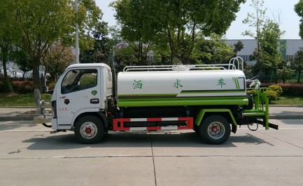 國六東風(fēng)多利卡5噸灑水車圖片 國六東風(fēng)多利卡5噸灑水車圖片