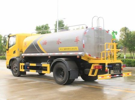 國六9.2方東風(fēng)華神T3灑水車圖片 國六9.2方東風(fēng)華神T3灑水車圖片