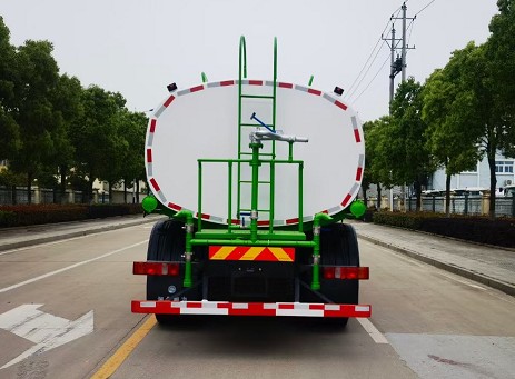 國六重汽豪瀚N5G前四后八25方灑水車圖片 國六重汽豪瀚N5G前四后八25方灑水車圖片