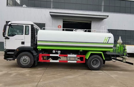 國六重汽汕德卡15方灑水車圖片 國六重汽汕德卡15方灑水車圖片