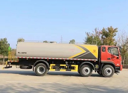 國六福田時代領(lǐng)航小三軸20方灑水車圖片 國六福田時代領(lǐng)航小三軸20方灑水車圖片