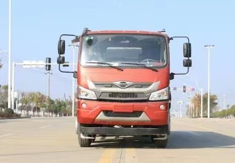 國六福田時代領(lǐng)航小三軸20方灑水車圖片 國六福田時代領(lǐng)航小三軸20方灑水車圖片