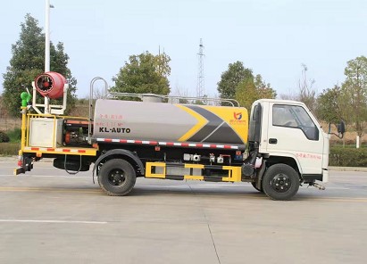國六4.5方江鈴順達(dá)噴霧灑水車圖片 國六4.5方江鈴順達(dá)噴霧灑水車圖片