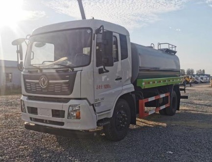 國(guó)六東風(fēng)天錦12方灑水車(chē)圖片 國(guó)六東風(fēng)天錦12方灑水車(chē)圖片