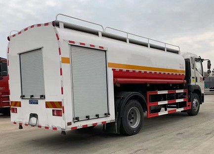 國(guó)六重汽豪沃G5X消防灑水車圖片 國(guó)六重汽豪沃G5X消防灑水車圖片