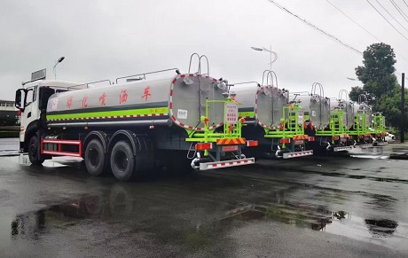 國六東風天龍后雙橋18方灑水車批量發車圖片 國六東風天龍后雙橋18方灑水車批量發車圖片