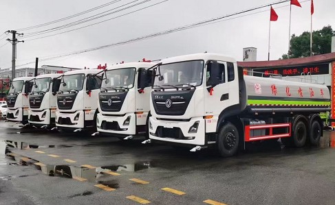 國六東風天龍后雙橋18方灑水車批量發車圖片 國六東風天龍后雙橋18方灑水車批量發車圖片