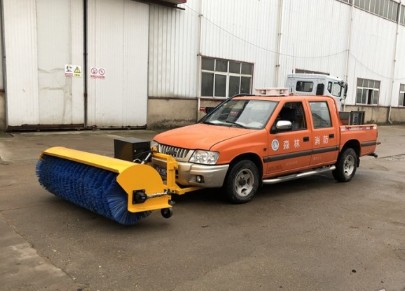皮卡加裝除雪滾刷 皮卡加裝除雪滾刷