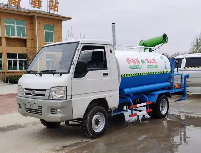 小型電動四輪灑水車圖片 小型電動四輪灑水車圖片